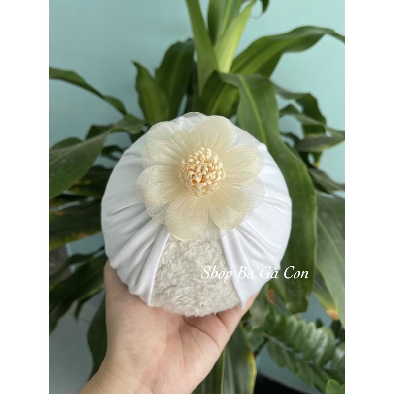 Mũ turban hoa cho bé