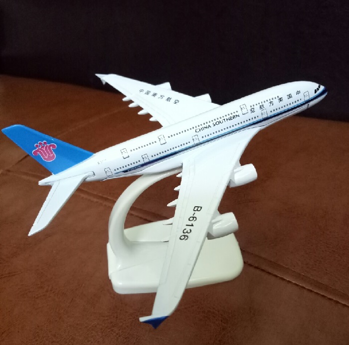 Mô hình máy bay tĩnh A380 China Southern 16cm