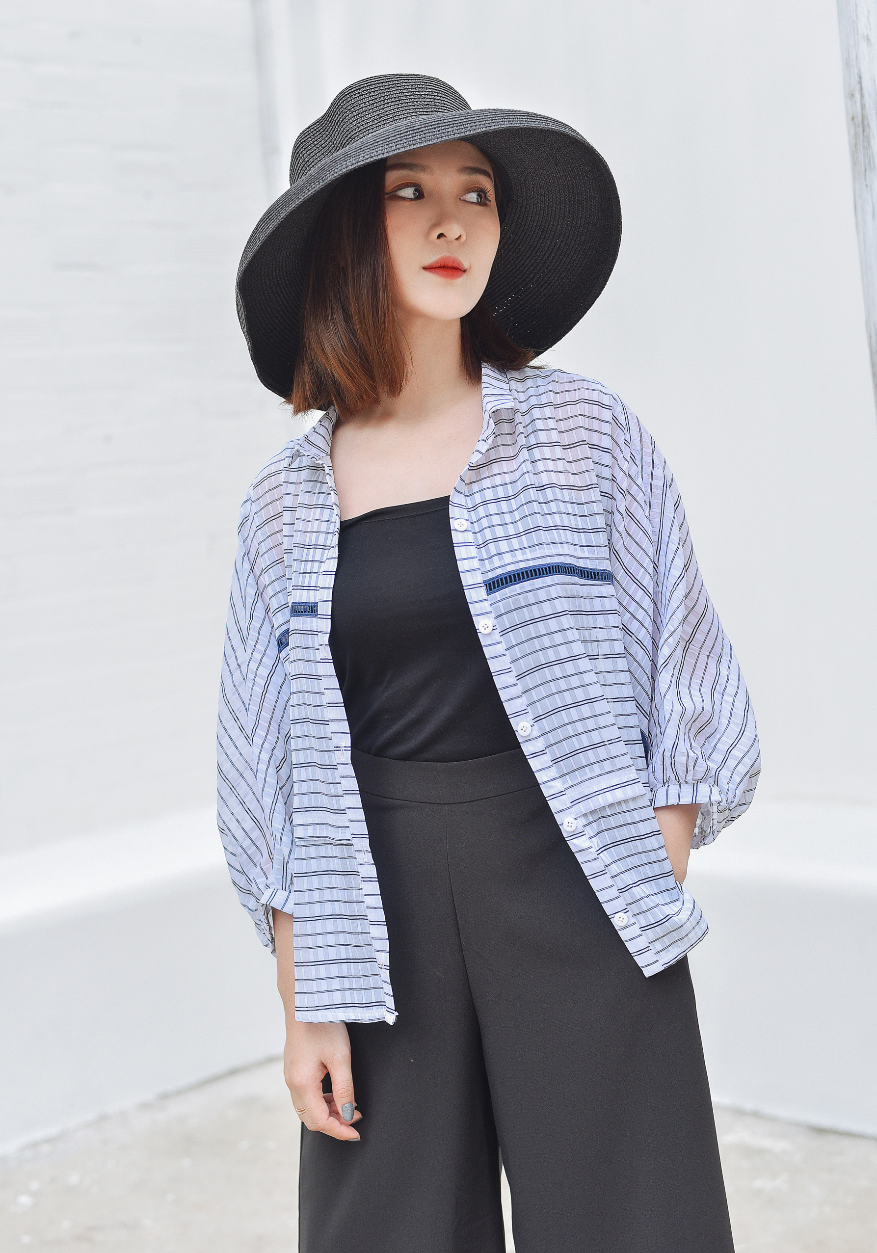 Áo sơ mi caro tay phồng lửng