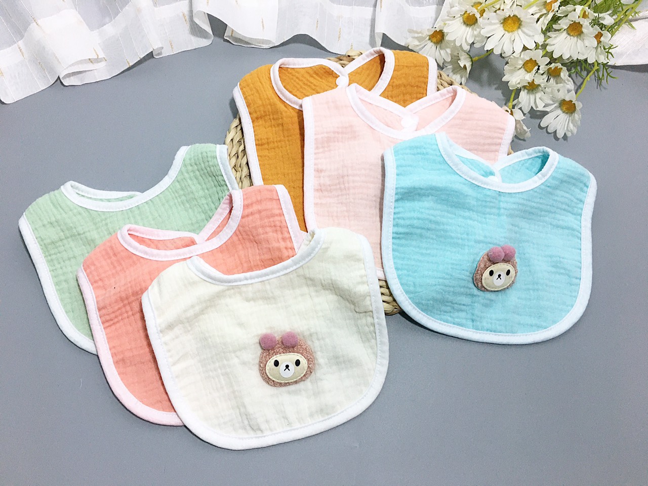 Khăn quàng cổ đính thỏ dáng chữ U vải xô siêu cao cấp