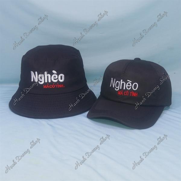 Set Nón Cặp Bucket &amp; Cap Nghèo Mà Có Tình (NGH01); (KMC01) - Đen