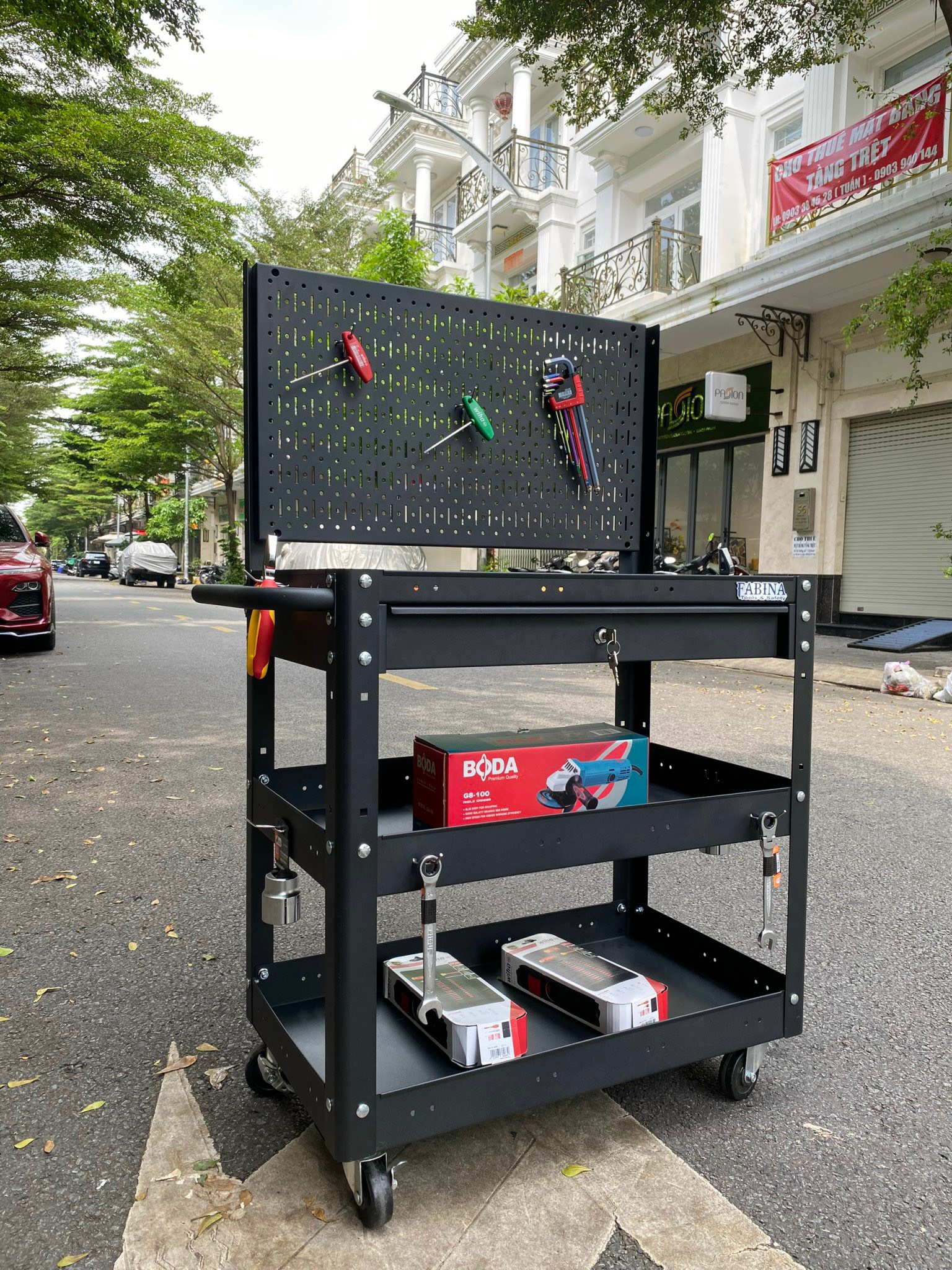 Xe đẩy 3 ngăn 1 hộc kéo kèm vách lưới cao màu đen