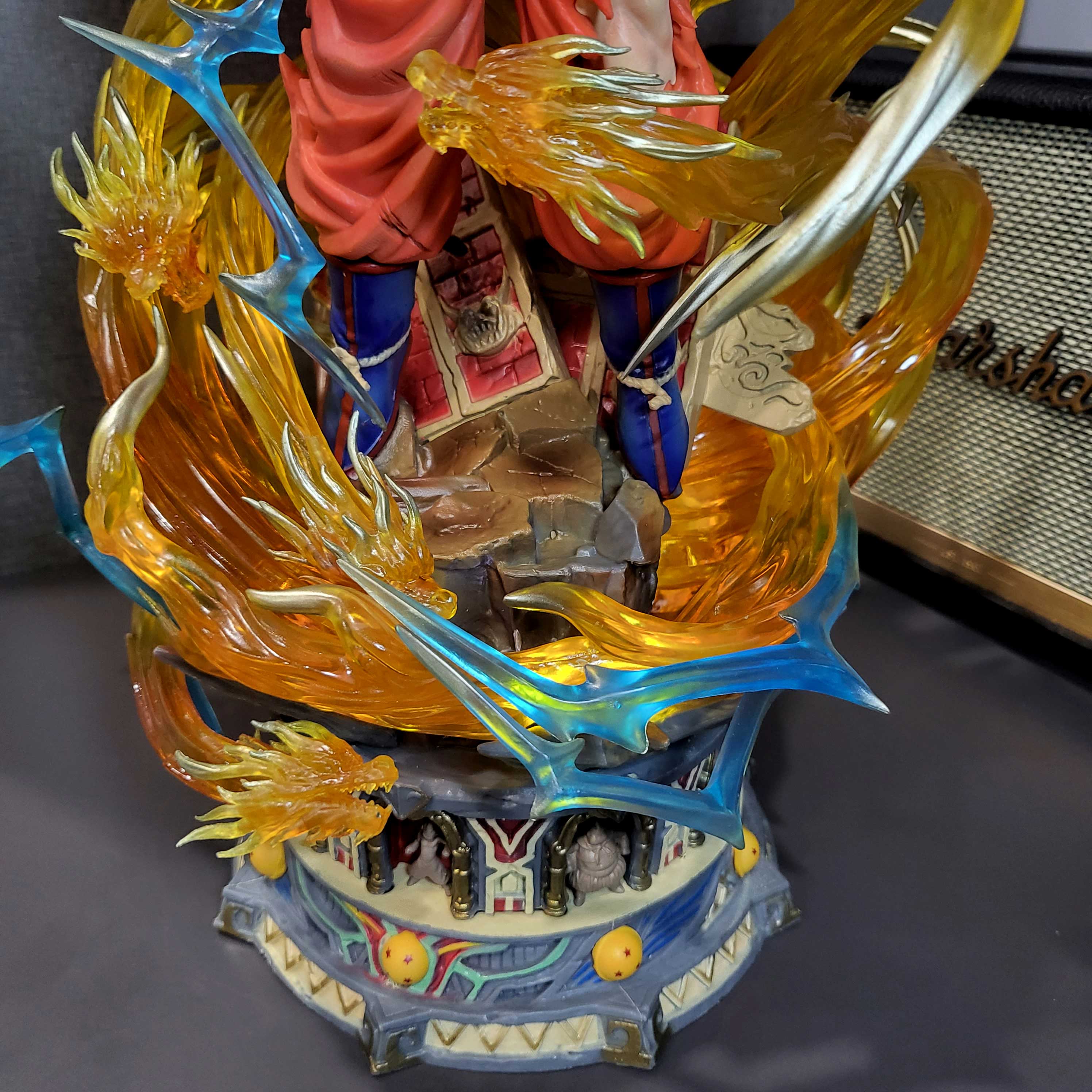 Mô hình Goku SSJ3 42cm có LED - Dragon Ball