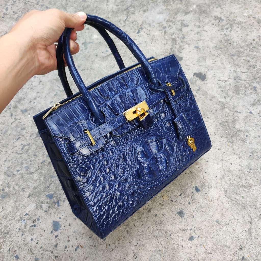 Túi xách cá sấu Size lớn 28cm có quai đeo. Phiên bản xanh navy ít đụng hàng!