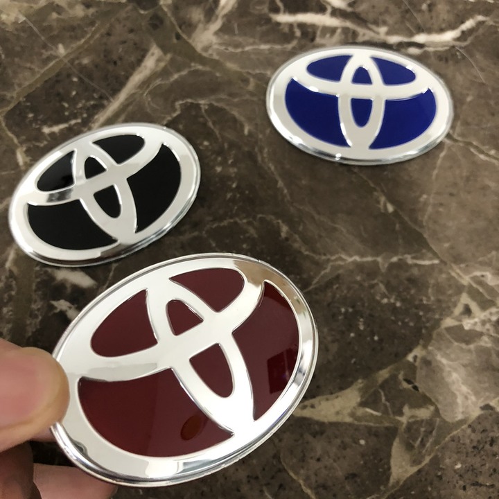 Logo biểu tượng vô lăng xe ô tô, xe hơi cao cấp dành cho xe ô tô Toyota, kích thước 68*48mm