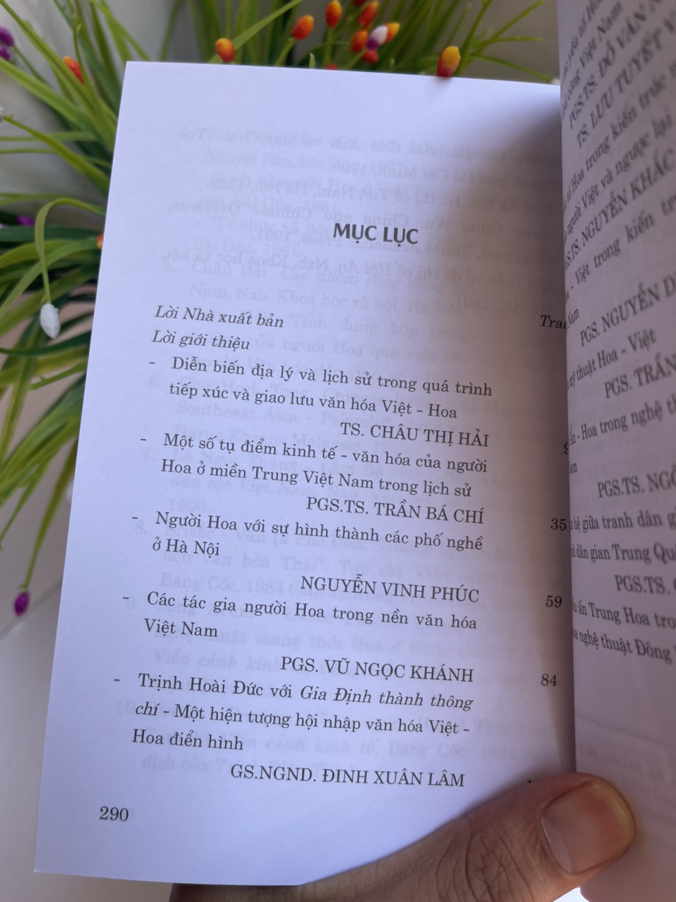 TIẾP XÚC VÀ GIAO LƯU VĂN HOÁ VIỆT - HOA TRONG LỊCH SỬ  – GS Phạm Đức Dương – TS Châu Thị Hải - NXB Chính trị Quốc gia sự thật