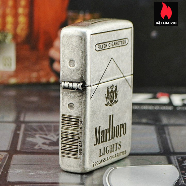 Bật Lửa Zippo Bạc Giả Cổ 121Fb Khắc Marlboro Light 5 Mặt – Zippo 121Fb.Marl