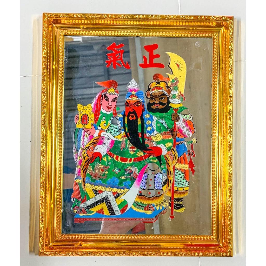 Tranh kiếng thờ Quan công cầm đao tay trái - khung nhựa cứng mạ xi