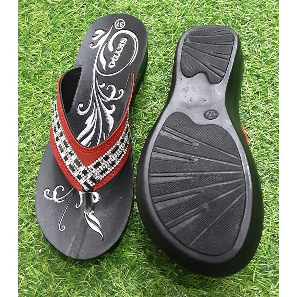 Dép xỏ ngón nữ, dép kẹp nữ,mã số B0132 , chất liệu mềm, nhẹ, mang êm chân, siêu bền, đế cao 3 cm, size từ 36-39.