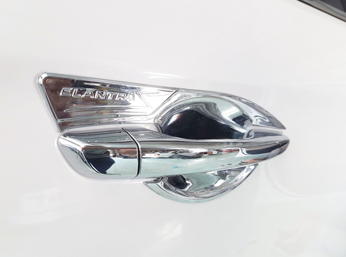 Bộ ốp tay nắm cửa mạ crom.dành cho xe Huyndai Elantra 2019-2020