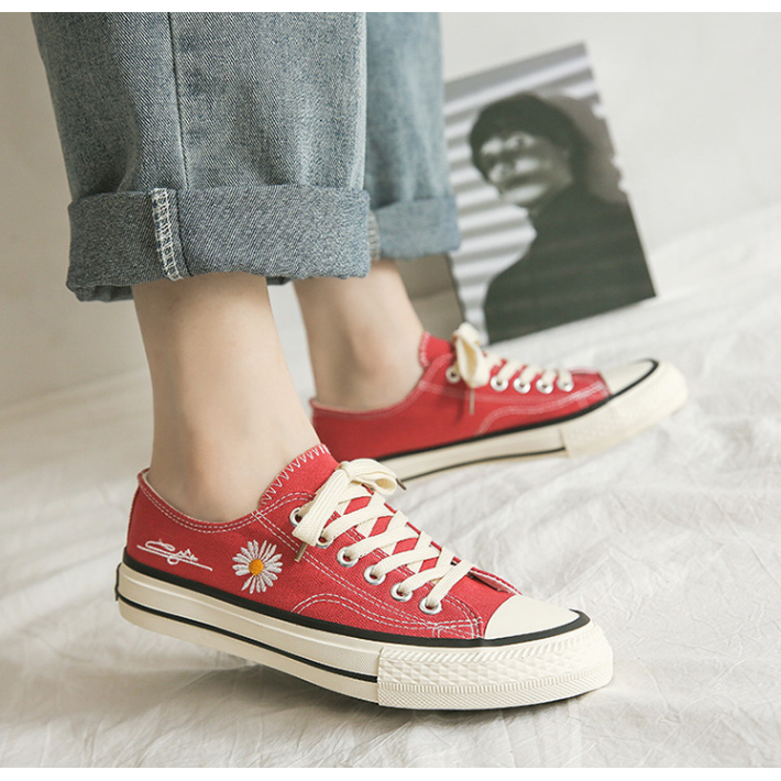 Giày thể thao nữ CV classic cổ thấp thêu hoa cúc nhí