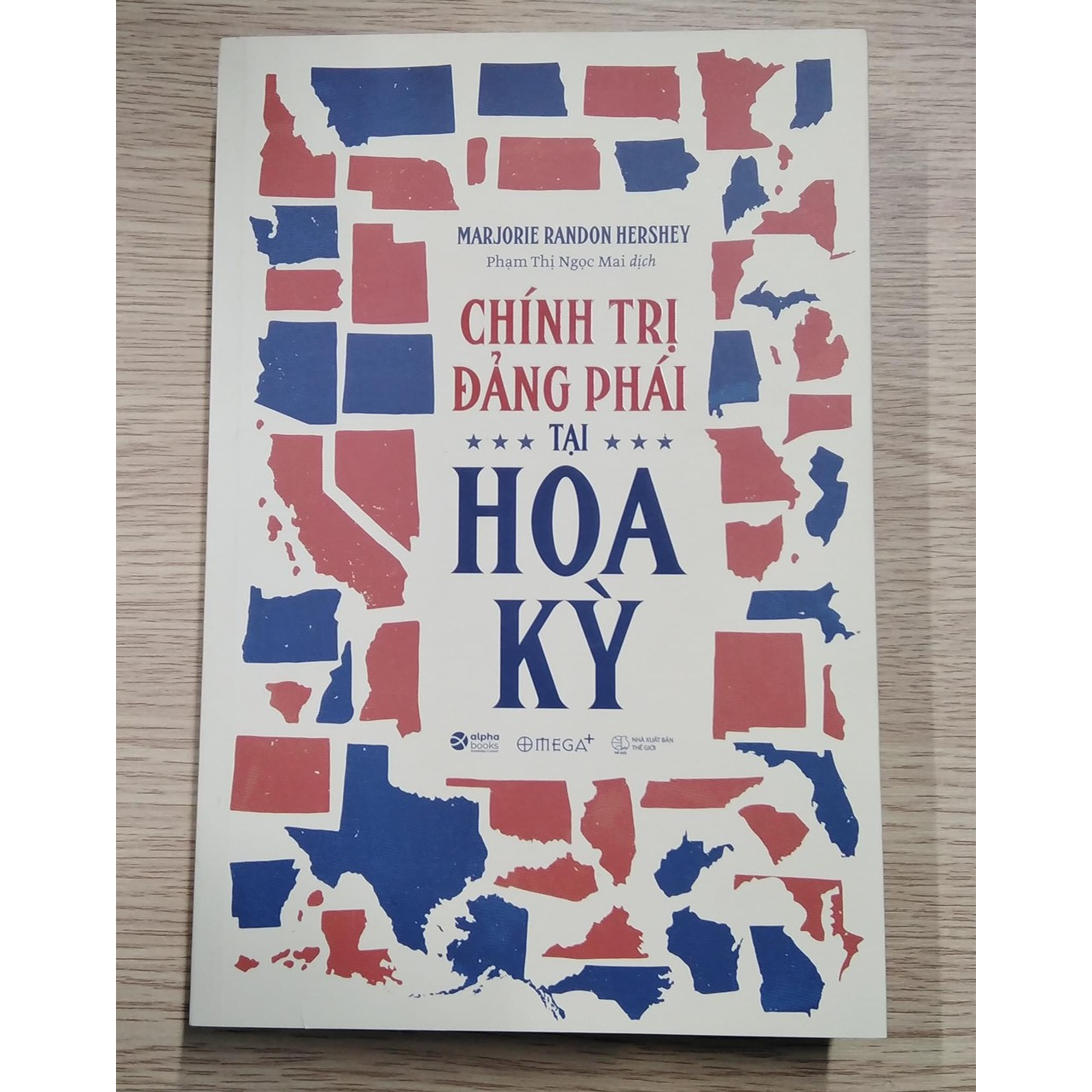 Sách: Chính Trị Đảng Phái Tại Hoa Kỳ ( Tặng kèm bookmark tiki)