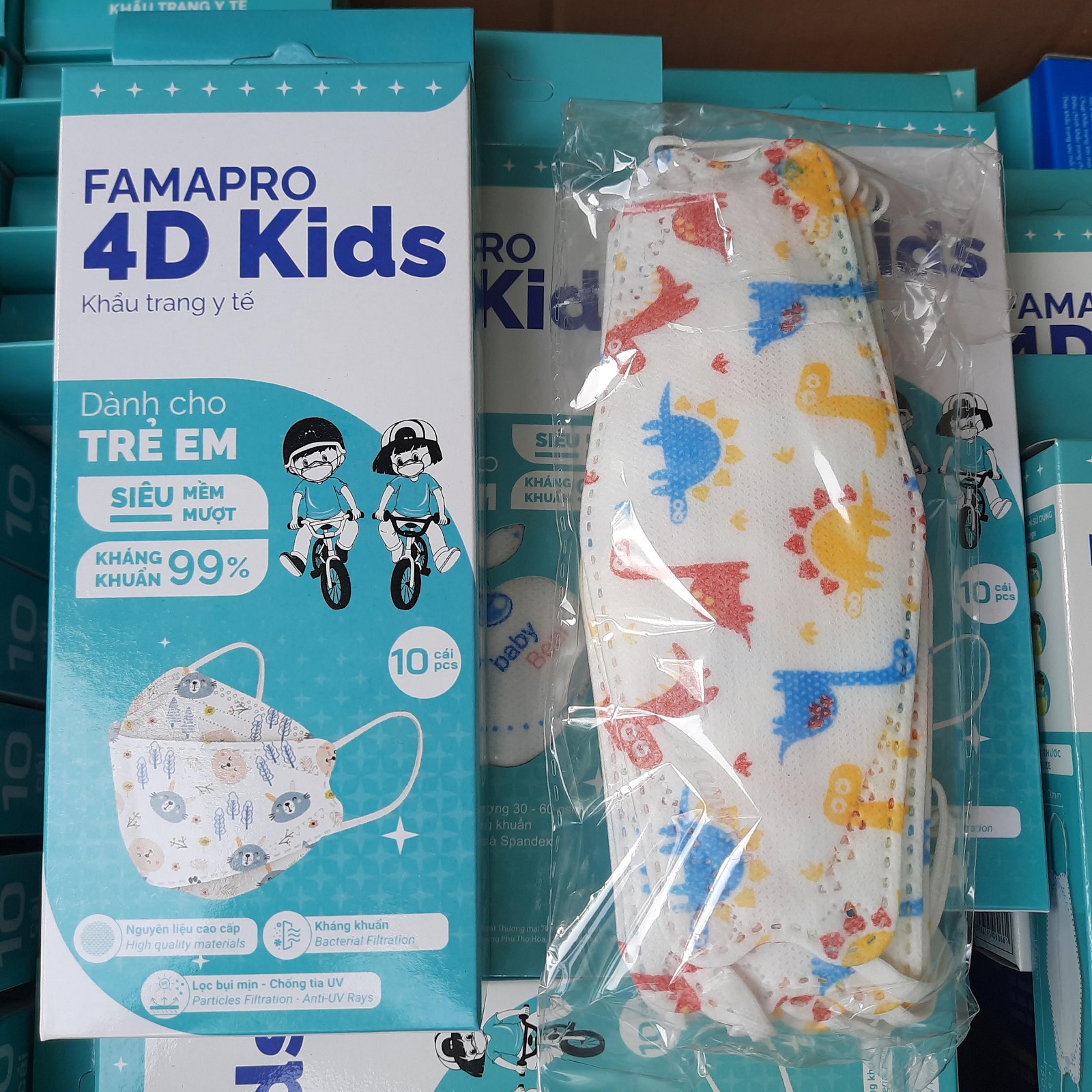 Khẩu trang y tế trẻ em 4D KIDS NAM ANH FAMAPRO 3 lớp kháng khuẩn 99% lọc bụi mịn chống tia UV thiết kế nhượng quyền HÀN QUỐC ôm sát khuôn mặt cho bé dễ thở