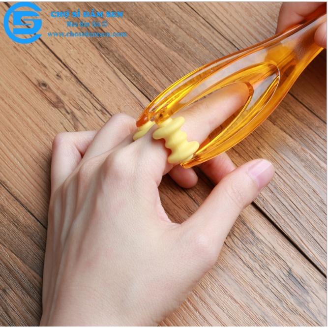 Dụng cụ lăn massage ngón tay mini tiện dụng cho mọi gia đình