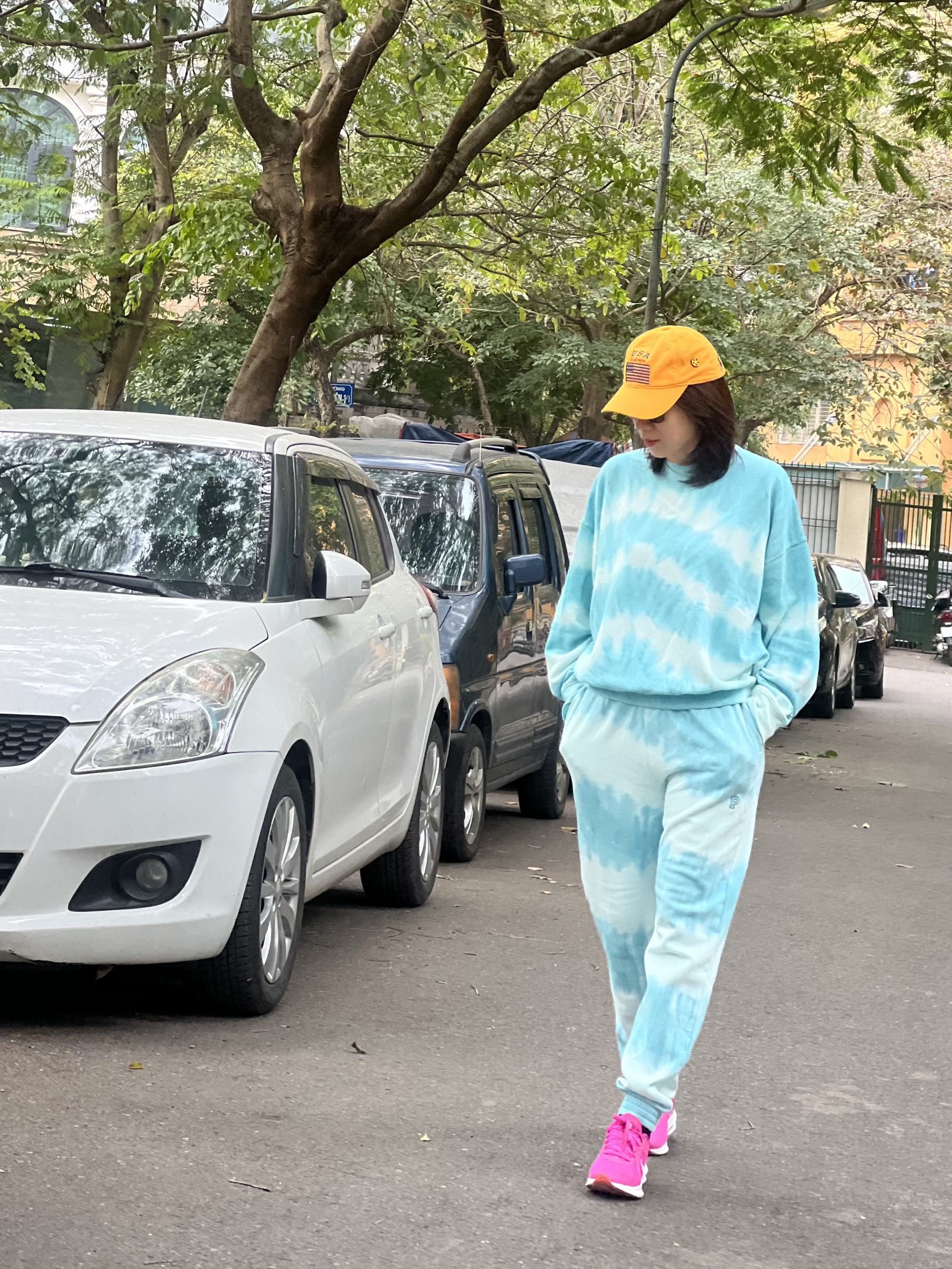 Bộ nỉ Victoria Secret màu xanh loang unisex mềm mịn, thoải mái cho vận động thể thao và phù hợp cả mặc nhà