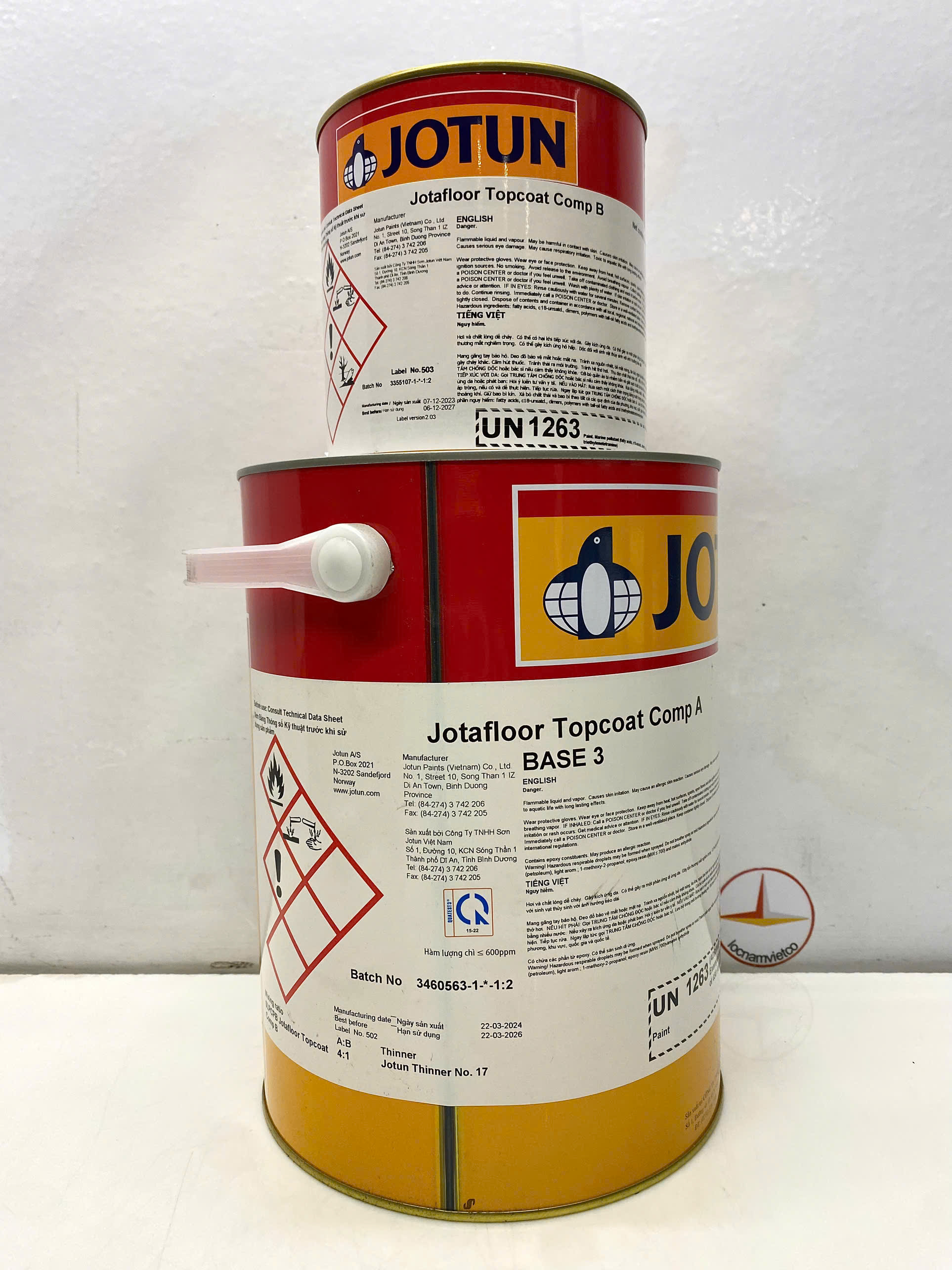 Sơn sàn bê tông epoxy Jotun Jotafloor Topcoat Base 3 màu Black 099 (Đen) _ 5L/bộ