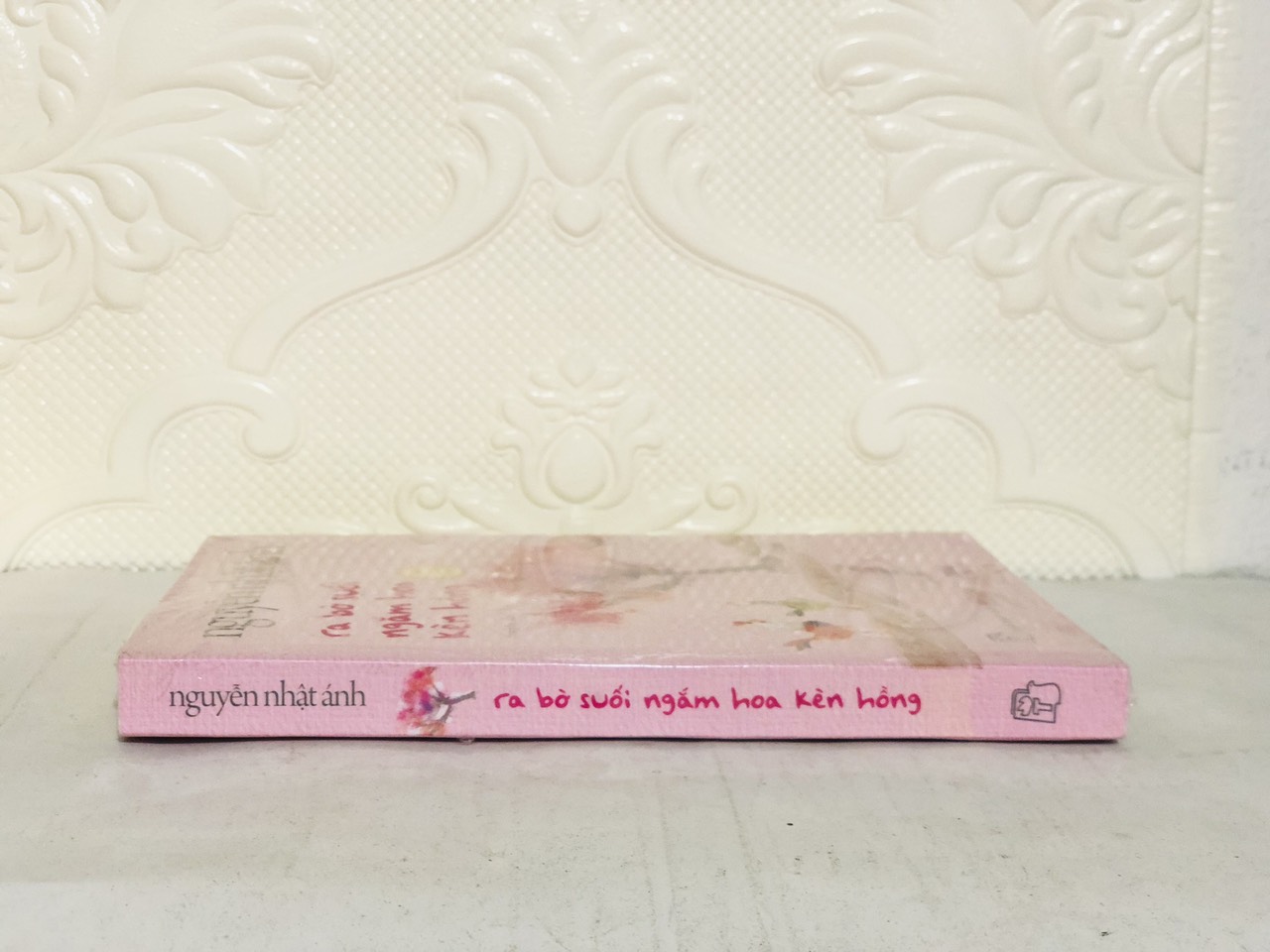 Ra Bờ Suối Ngắm Hoa Kèn Hồng - Nguyễn Nhật Ánh