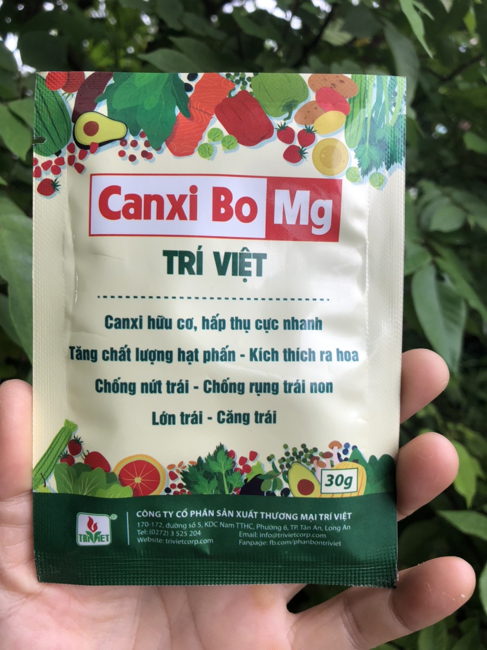 Phân bón vi lượng CanxiBo- Mg Trí Việt-  kích thích ra hoa, chống nứt trái rụng trái non, lớn trái