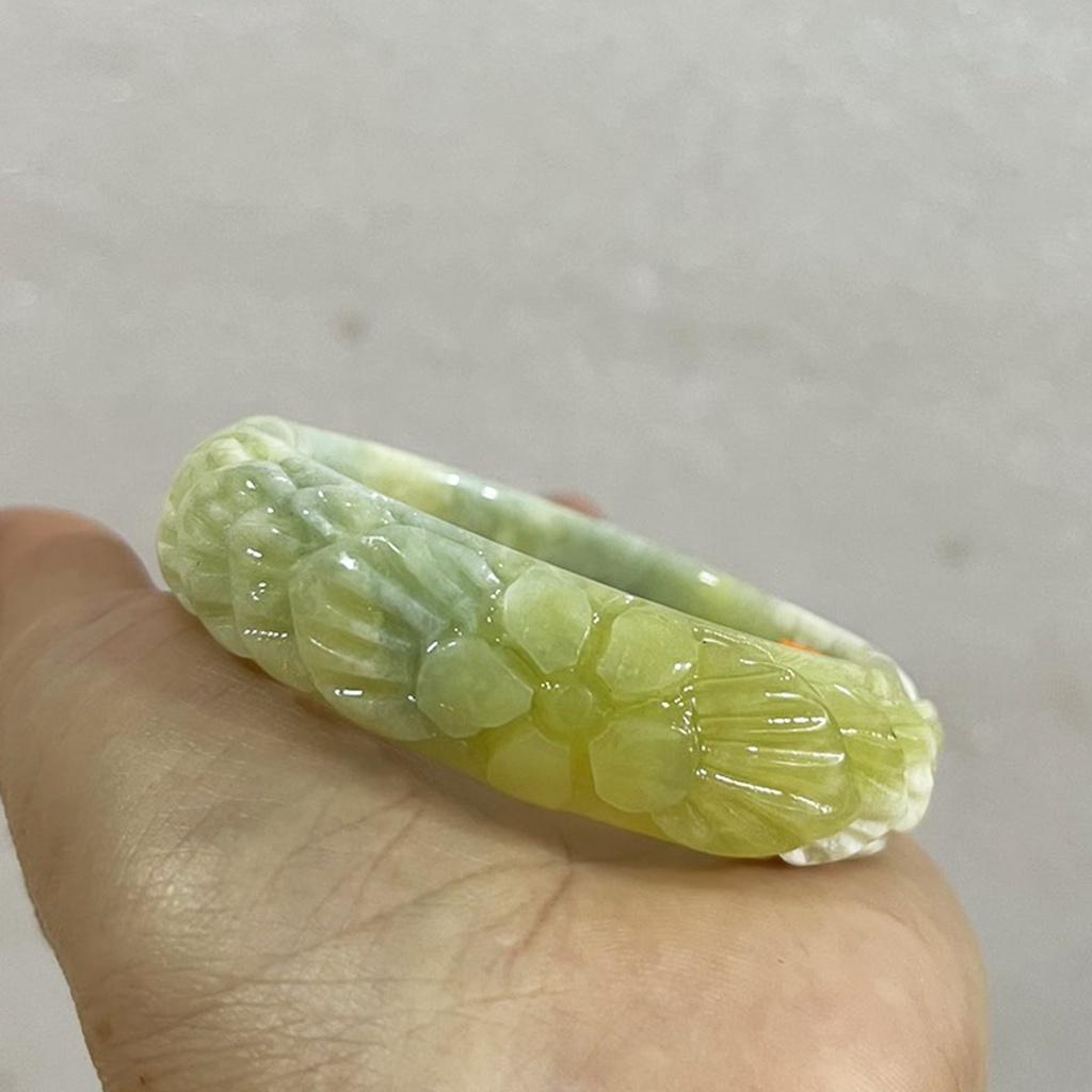 Vòng tay chạm khắc hoa ngọc vàng thật size 5.0cm cho người mệnh hỏa và mộc