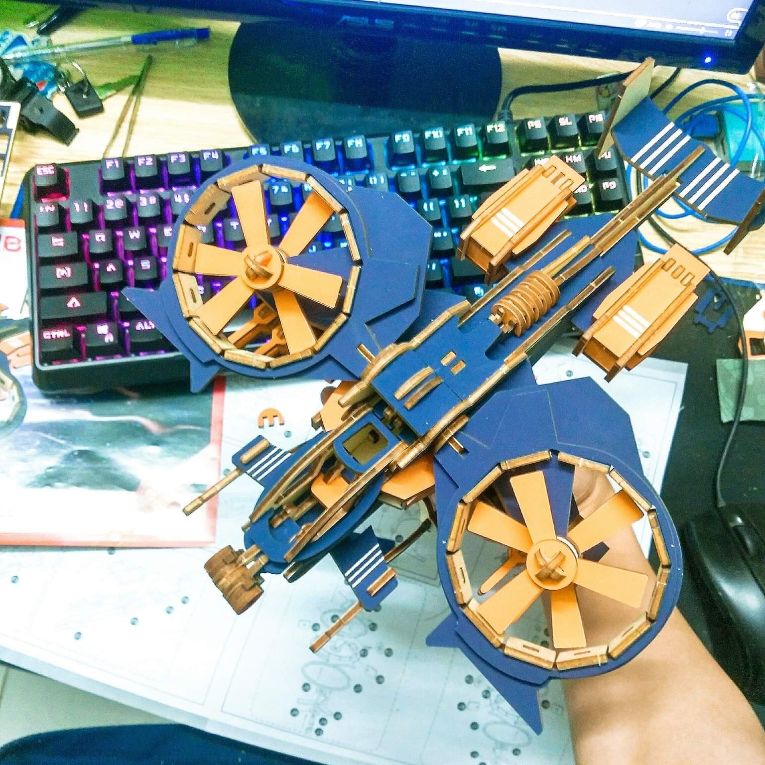 Đồ chơi lắp ráp gỗ 3D Mô hình Máy bay Bọ Cạp XC-G008H