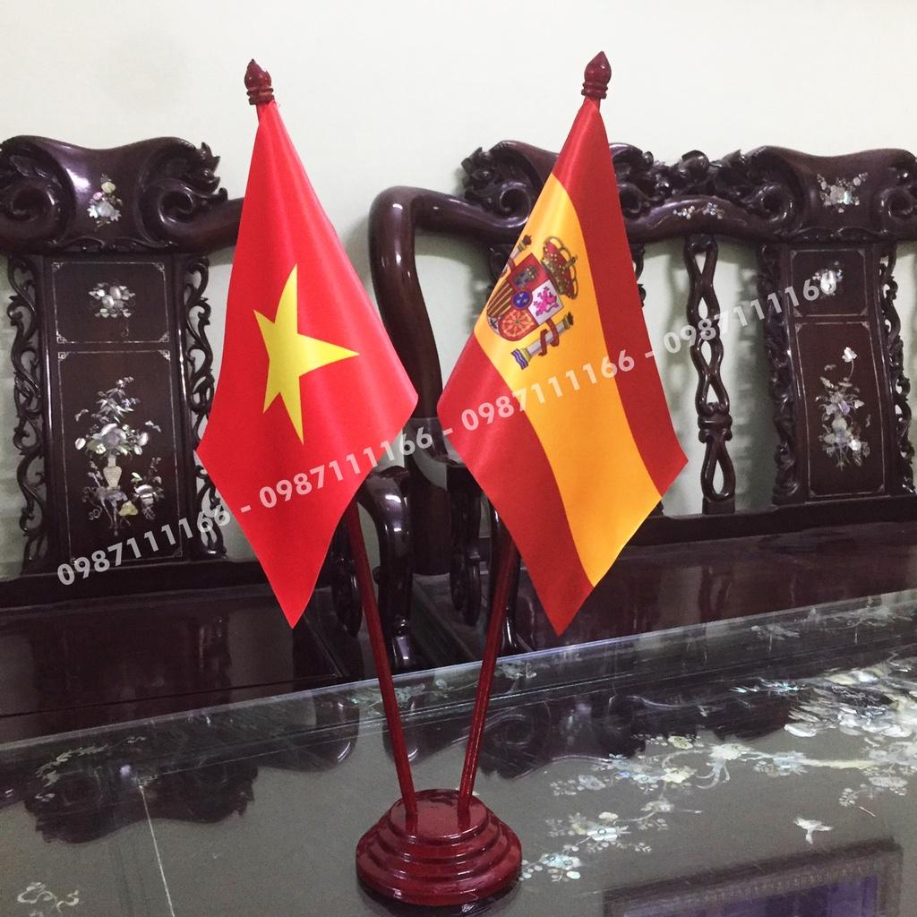 Cờ Để Bàn Đế gỗ Cắm 2 cờ Việt Nam - Tây ban Nha In Kỹ Thuật Số