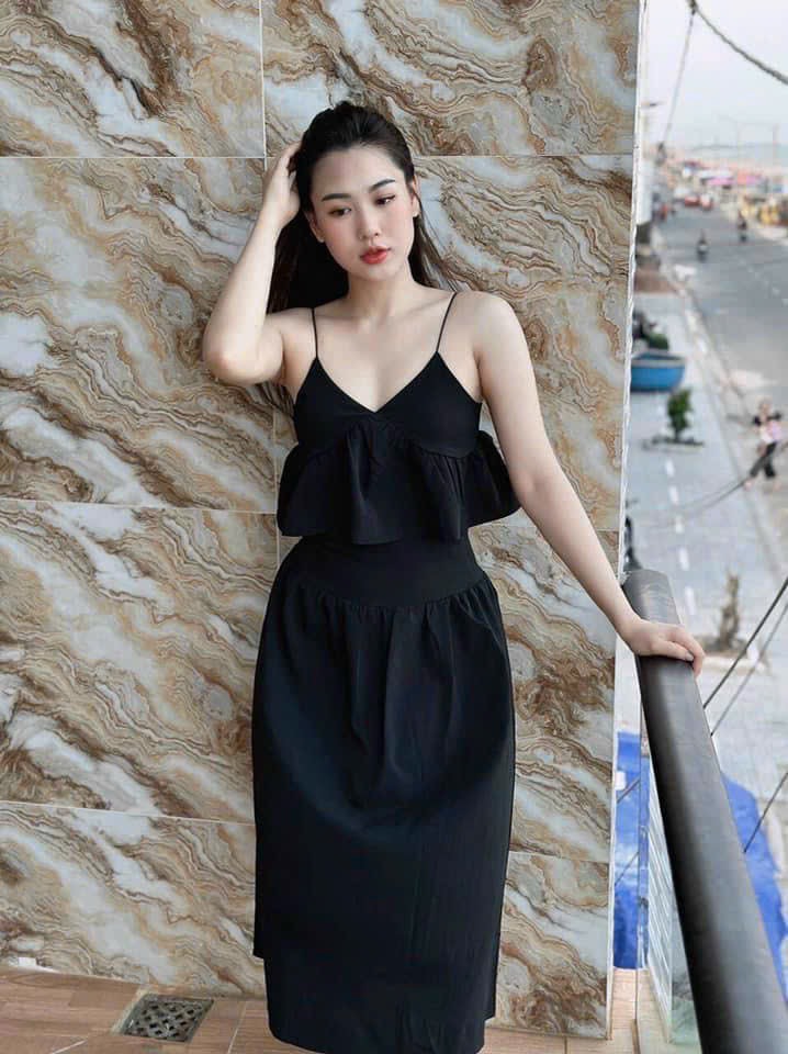 SÉT ÁO 2 DÂY CÓ MÚT NGỰC KÈM CHÂN VÁY CÓ LÓT 2 MÀU Y HÌNH