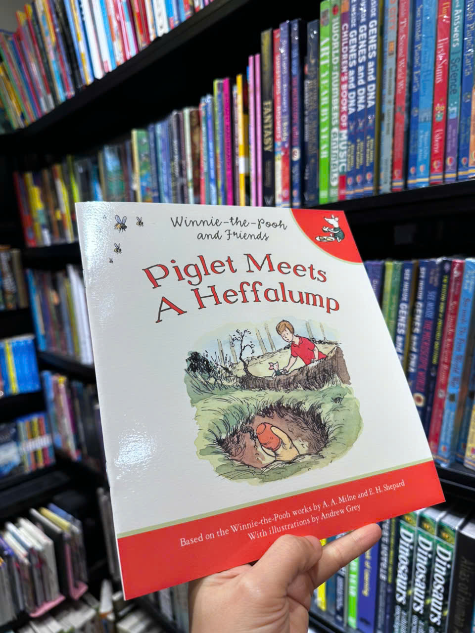 Sách - Winnie-the-Pooh: Piglet Meets a Heffalump - Sách ngoại văn, sách thiếu nhi tiếng Anh, bìa mềm, nhập khẩu UK