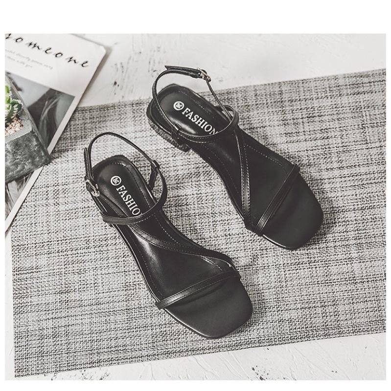 Giầy sandal nữ quai mảnh gót bệt Mã 003