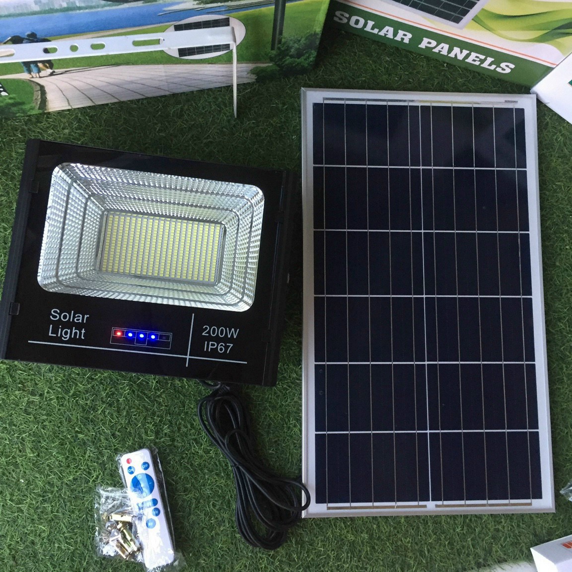 ĐÈN NĂNG LƯỢNG MẶT TRỜI SOLAR LIGHT 200W- IP67