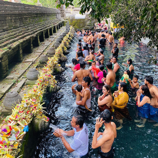 Indonesia - Bali: Đền suối thiêng Tampak Siring và Thác nước Blangsinga