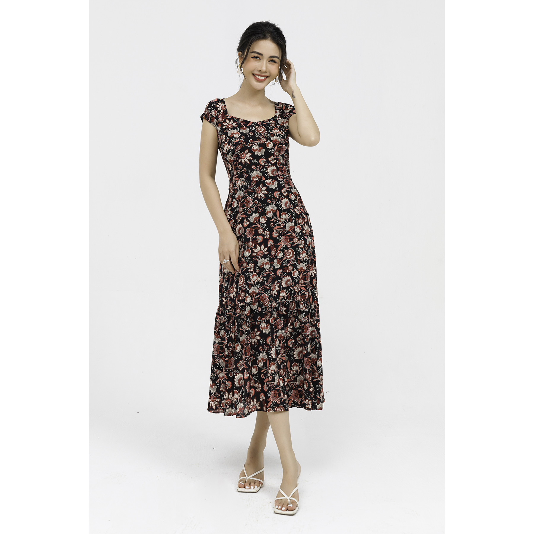 Đầm maxi gấu xòe, nhún vai Lamer L63M21H026