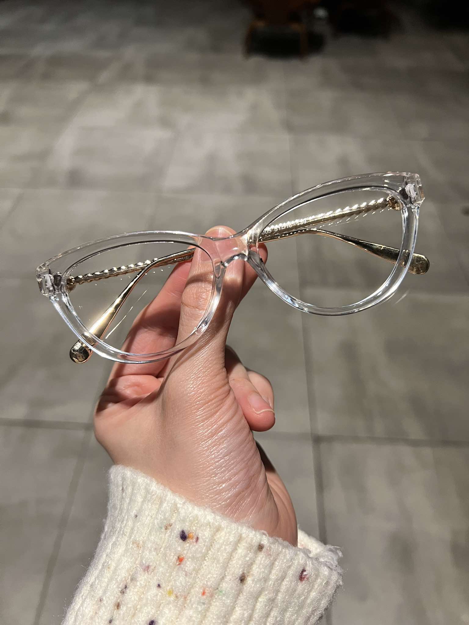 Kính mắt thời trang dáng mắt mèo Cateye