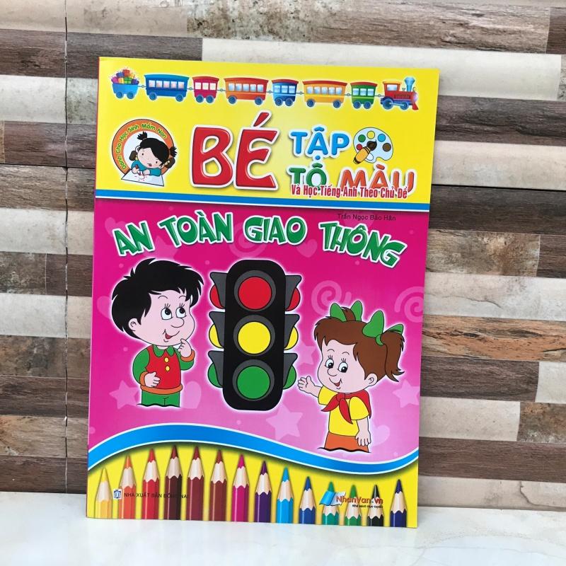 Bé tập tô màu theo các chủ đề