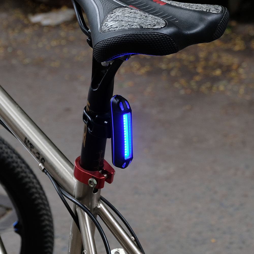 Đèn hậu cọc yên xe đạp, sáng xanh, sạc USB đèn gắn cốt yên 20036