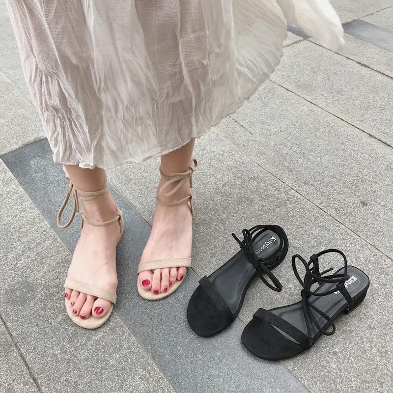 Giày nữ đế thô thiết kế phối dây hợp thời trang