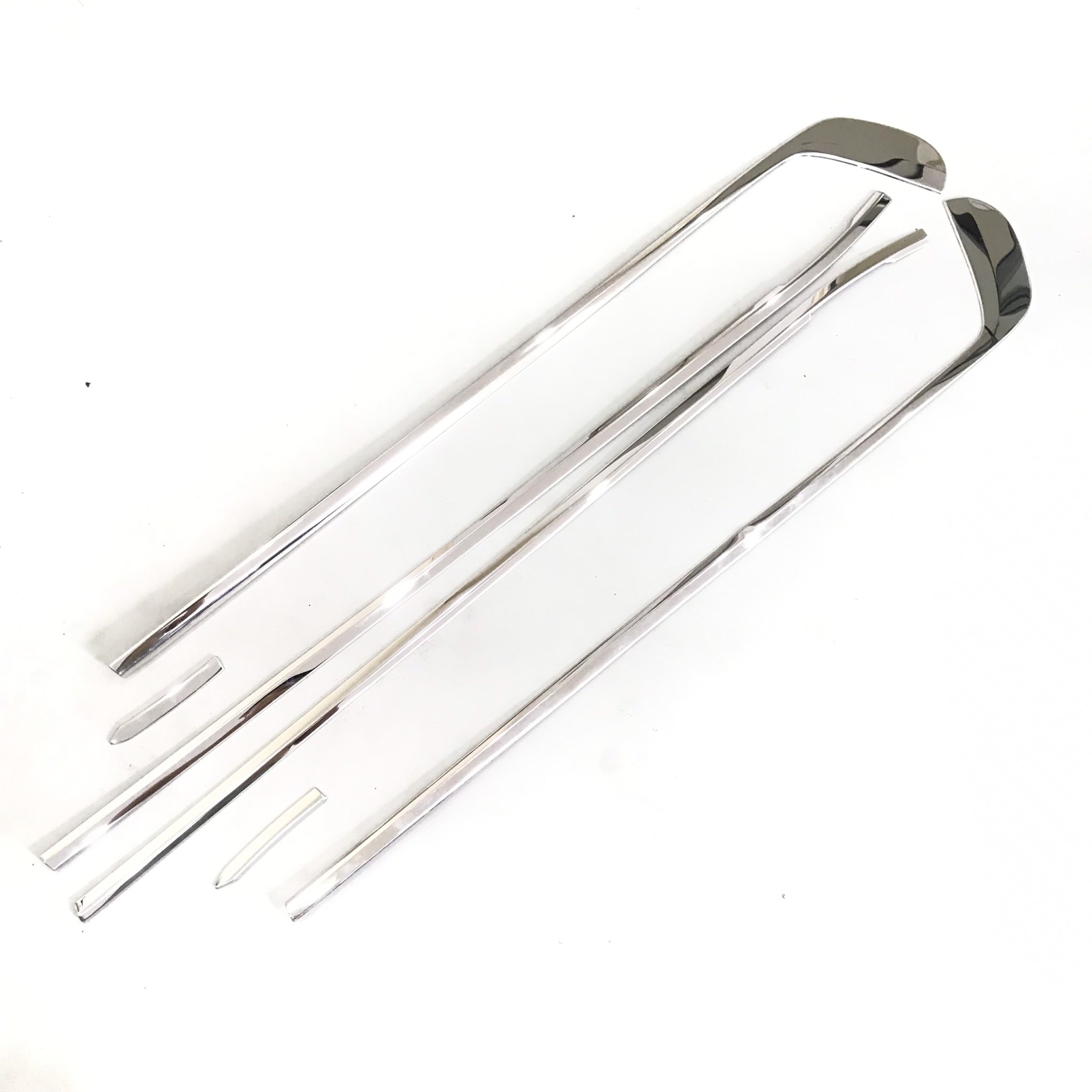 Bộ nẹp viền cong kính, chân kính INOX dành cho xe KIA Cerato 2016-2019