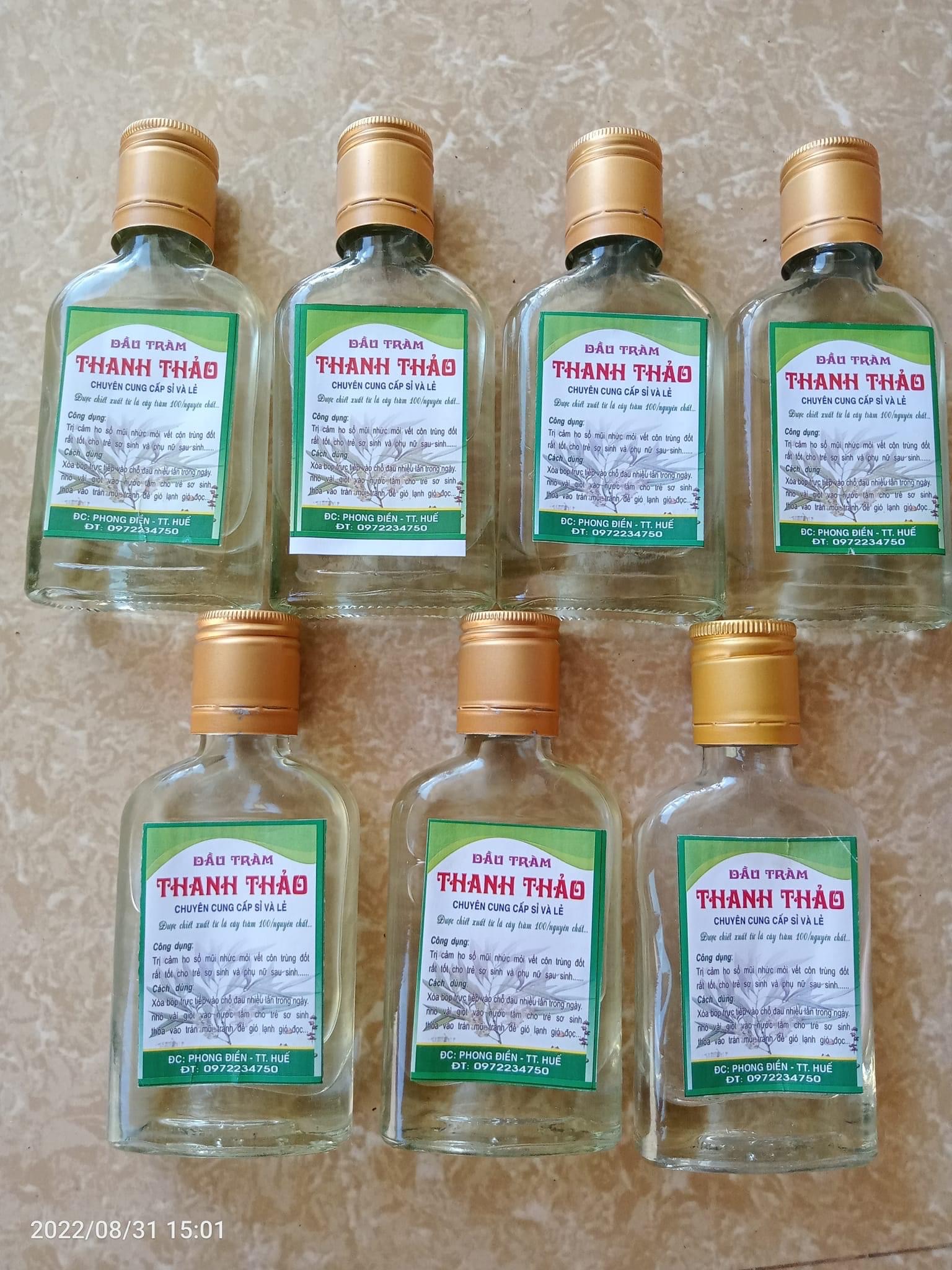 Dầu tràm Huế nguyên chất loại 1 ,chai 100ml , rất tốt cho trẻ nhỏ và người lớn , giúp thanh lọc không khí , xua đuổi các loại côn trùng chăm sóc và bảo vệ sức khỏe cho cả nhà