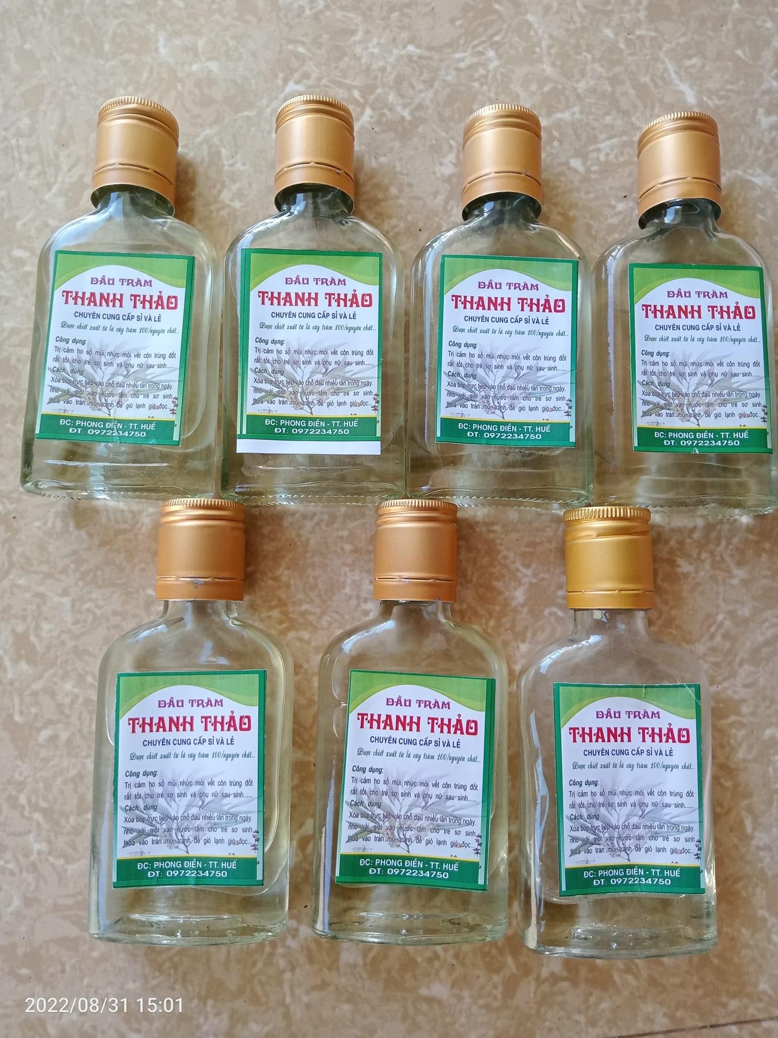 Dầu tràm Huế nguyên chất loại 1 ,chai 100ml , rất tốt cho trẻ nhỏ và người lớn , giúp thanh lọc không khí ,  xua đuổi các loại côn trùng chăm sóc và bảo vệ sức khỏe cho cả nhà 