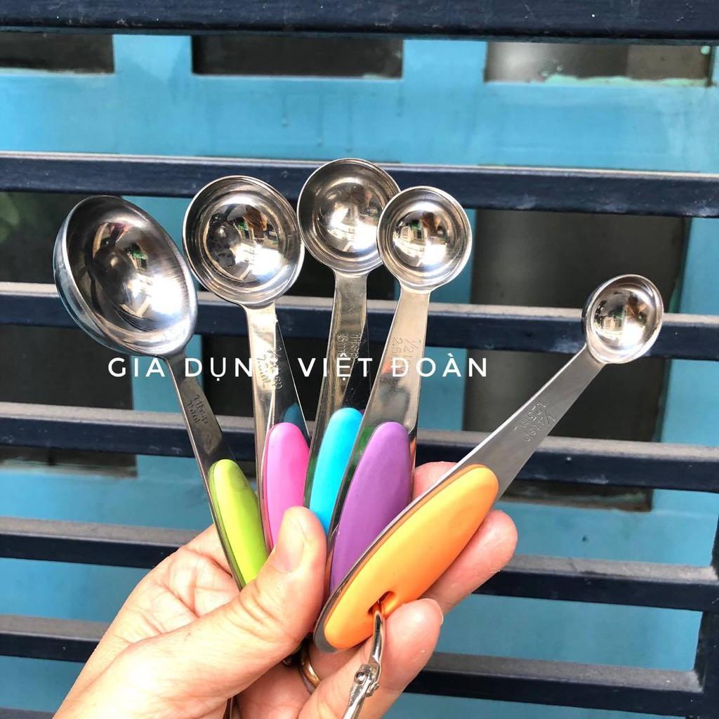 Muỗng đong định lượng INOX cán SILICON. Dụng cụ pha chế, nấu ăn. ĐL đường muối café bột sữa.