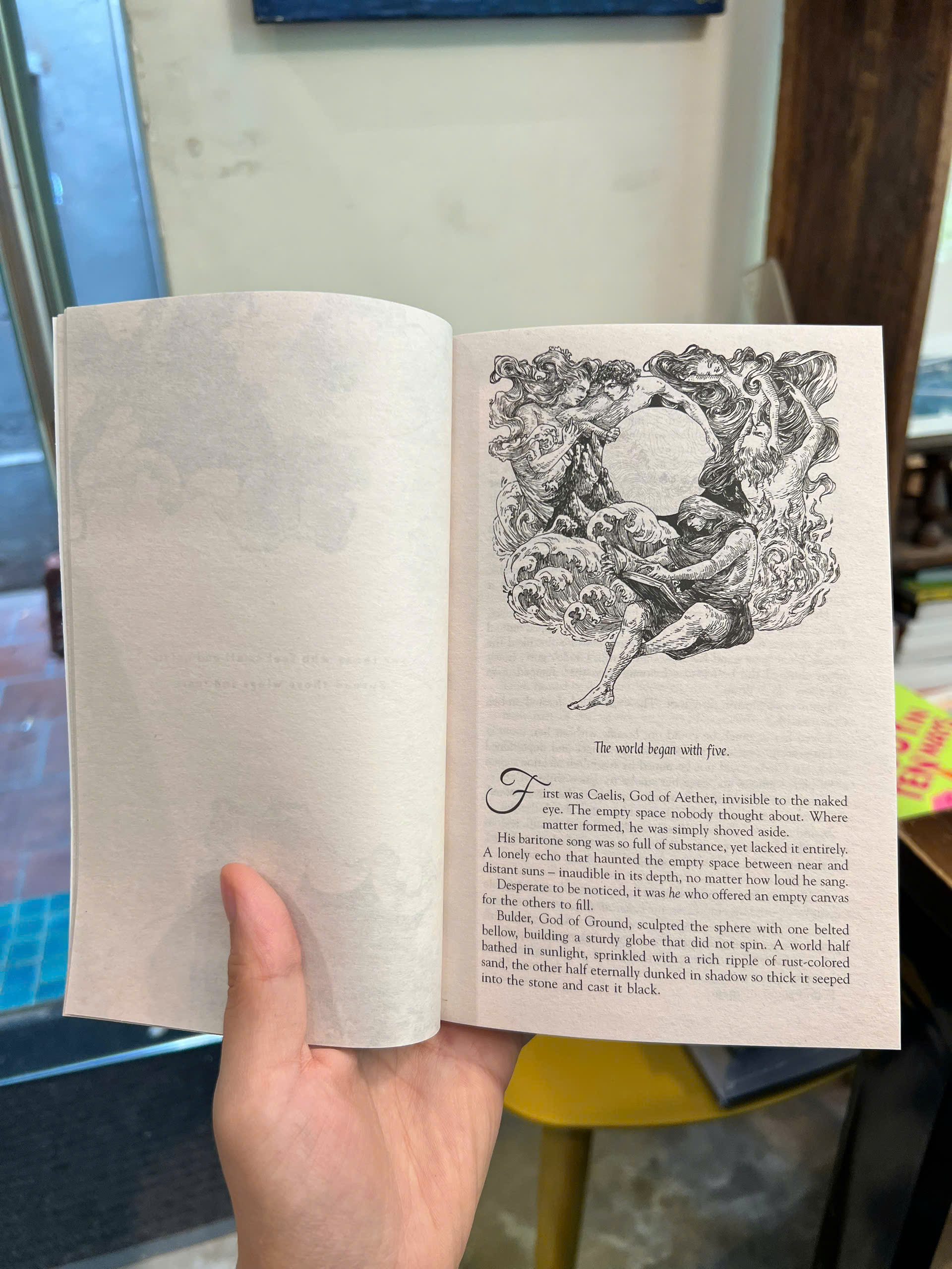 Sách - When the Moon Hatched by Sarah A. Parker | Fantasy / Romance / BookTok / Ngoại văn Nhập khẩu