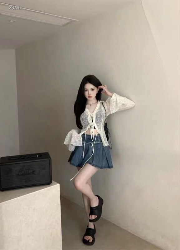 ÁO LƯỚI KIỂU CỔ SƠ MI BUỘC DÂY ÔM BODY TAY DÀI LOE + ÁO CROPTOP BRA THUN DÂY ĐEN CƠ BẢN ĐI TIỆC ĐI CHƠI DẠO PHỐ ĐI BIỂN