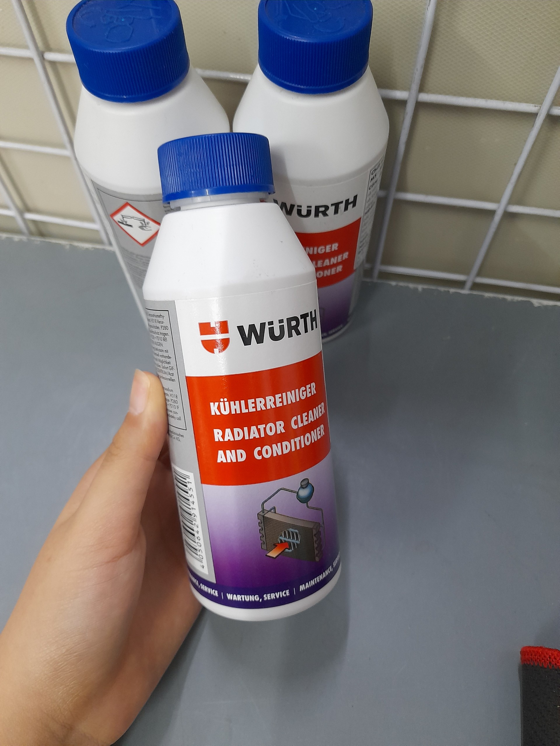 Vệ sinh két nước làm mát động cơ Wurth Radiator Cleaner 250ml | TriTin