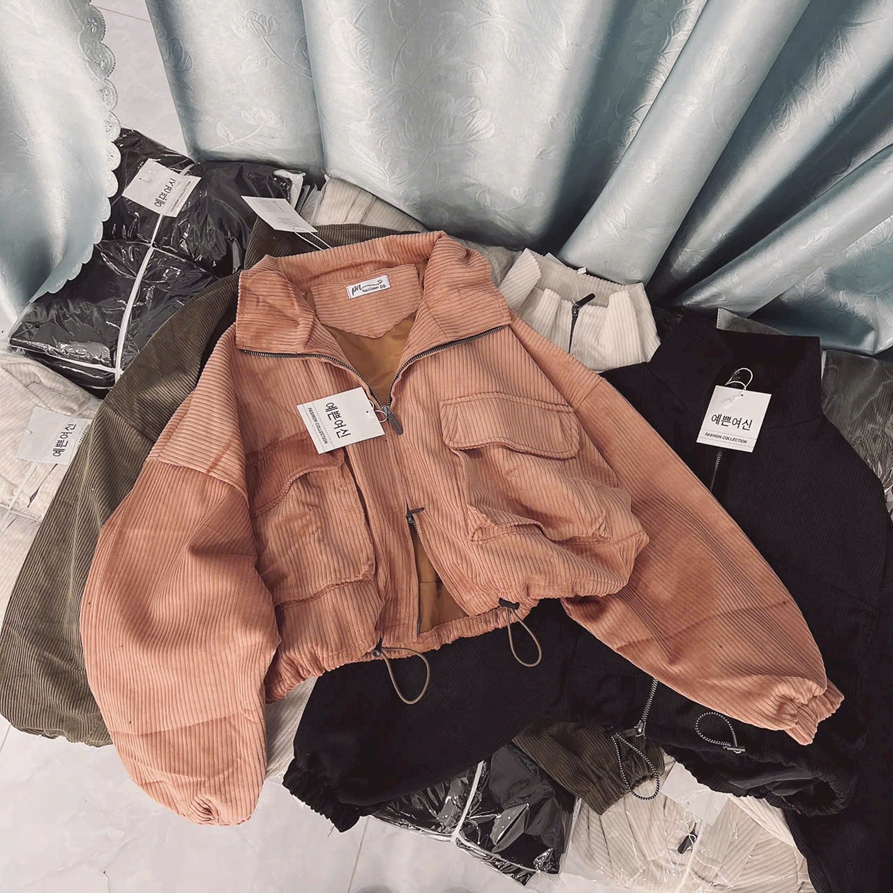 Áo khoác lửng nhung tăm trơn kiểu cánh dơi có túi ở ngực Nón Rộng from Croptop Phối Nón Cá Tính