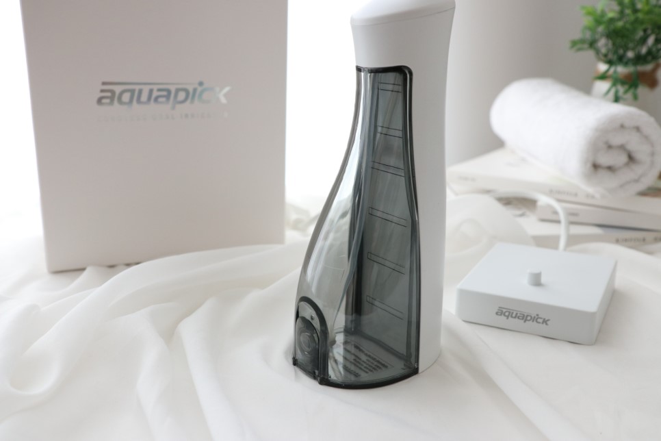 Máy tăm nước Aquapick AQ-230 cầm tay  chống nước IPX7, KDA khuyên dùng