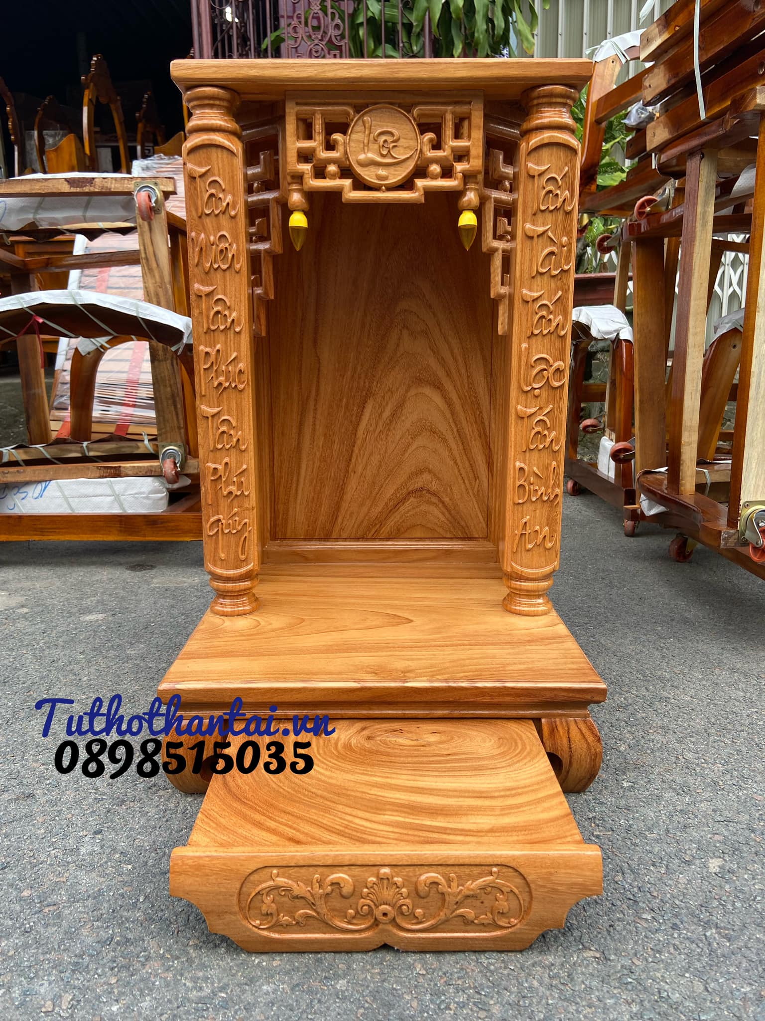 Bàn thờ thần tài ông địa cột vuông khắc chữ 48 x 81cm