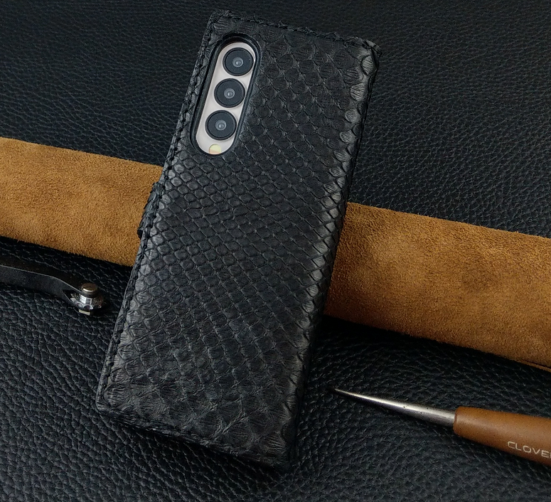 Bao da cho Z Fold3 da trăn thật handmade đẳng cấp doanh nhân