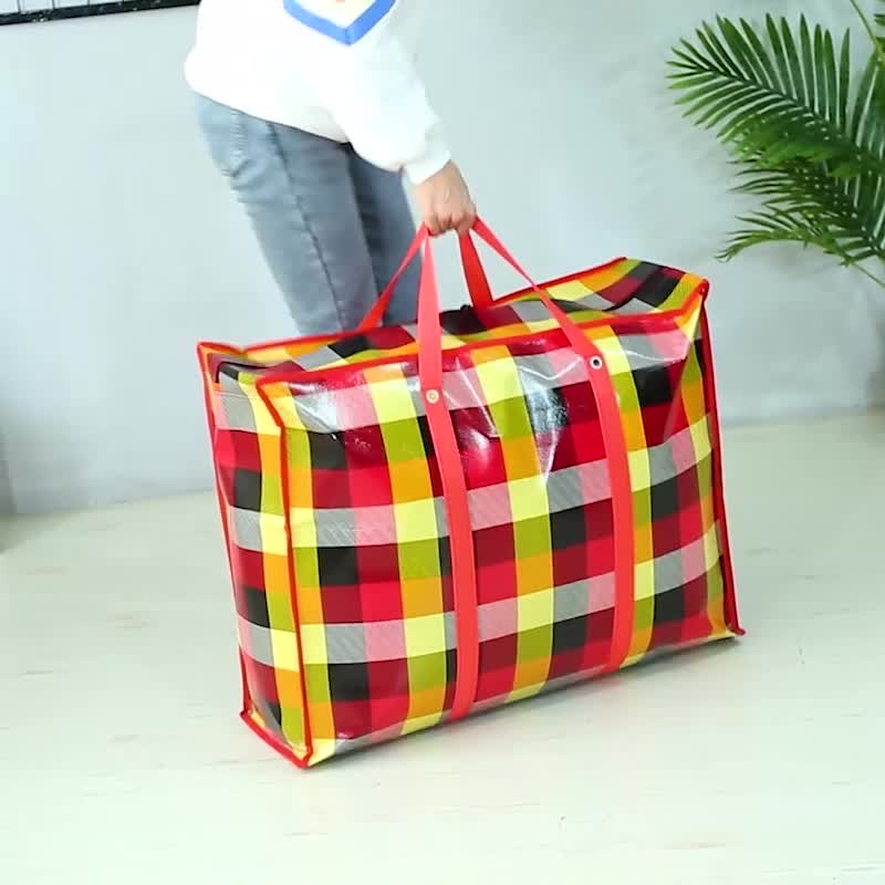 Túi bạt đựng hành lý , chăn quần áo kích thước lớn 70 x 55 x 26 cm ,dây kéo 2 đầu , cạnh túi được bo viền có quai xách 2 bên chắc chắn ,chống thấm nước , phù hợp đựng hành lý đi chơi xa, dã ngoại