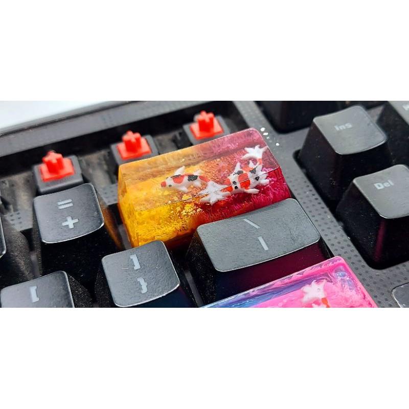 Keycap artisan cá koi 2U trang trí bàn phím cơ gaming (tone vàng đỏ)