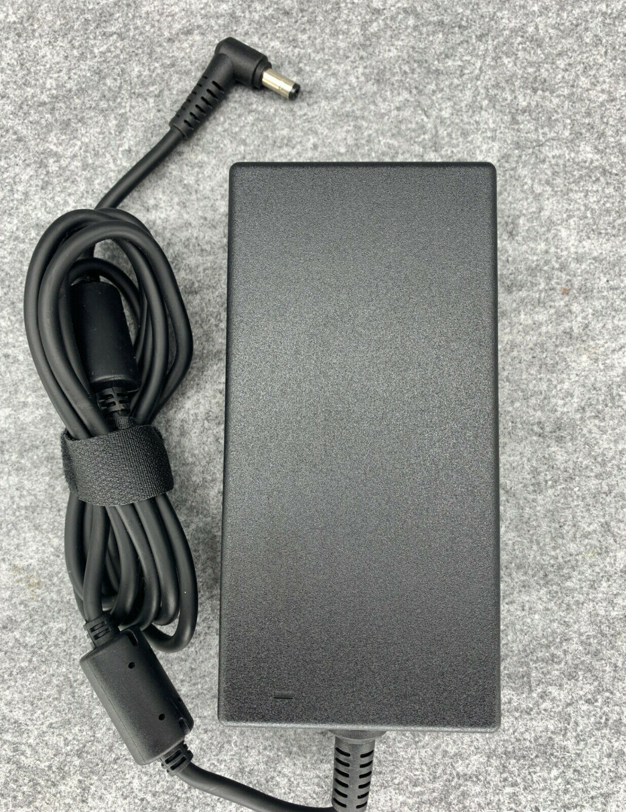 Sạc dành cho Laptop MSI Bravo 15 A4DCR 180W