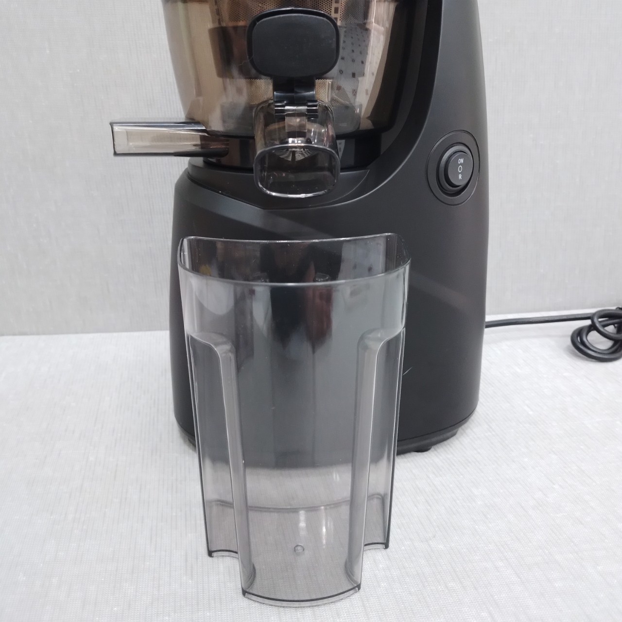 Máy ép chậm, miệng lớn ép nguyên trái SlowJuicer công suất 250W